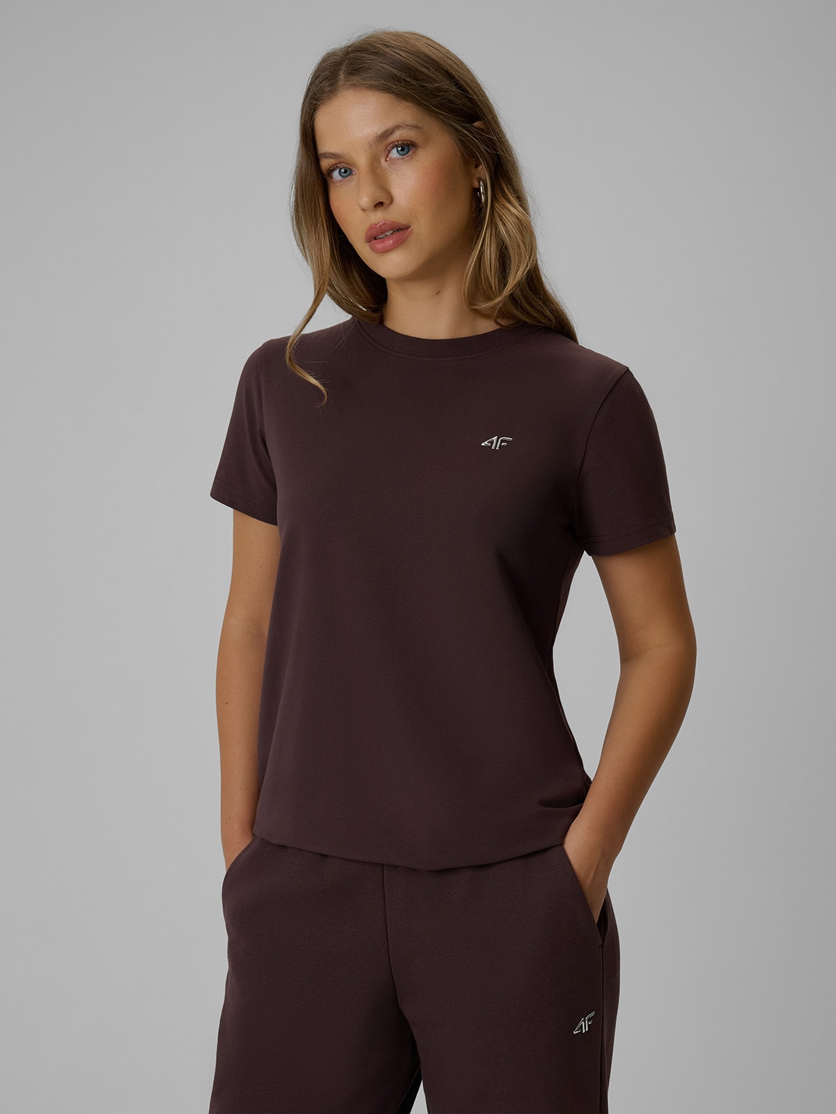 4F T-shirt regular gładki damski - brązowy XS