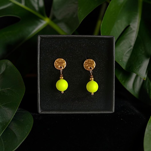 Swarovski neon pearls : neon yellow : drobne sztyfty
