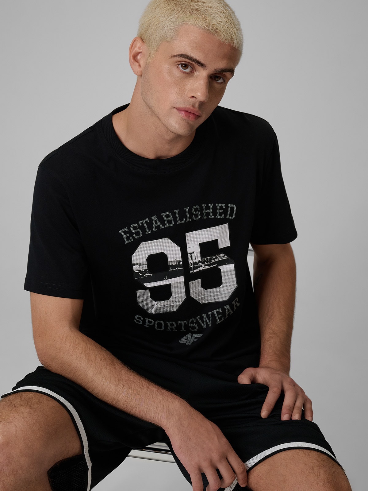 4F T-shirt regular z nadrukiem męski - czarny XXL