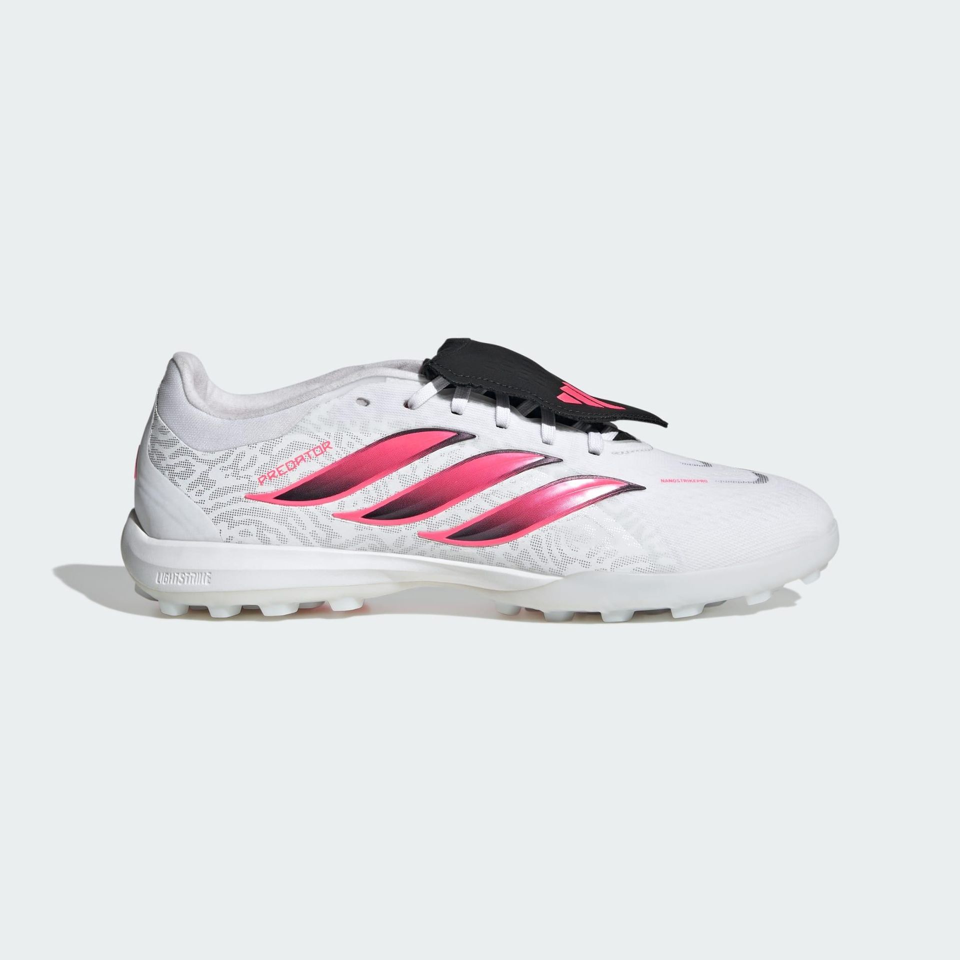 Buty piłkarskie z wywijanym językiem na sztuczną murawę Predator Pro