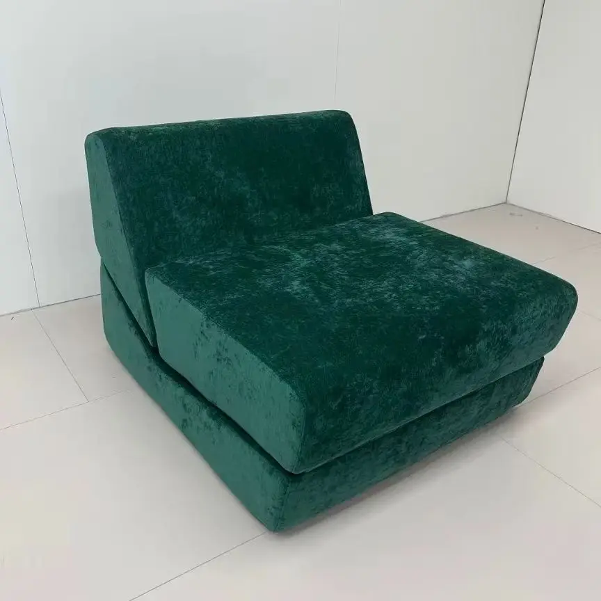 Krzesło składane marki K-04, nowoczesny i funkcjonalny design.