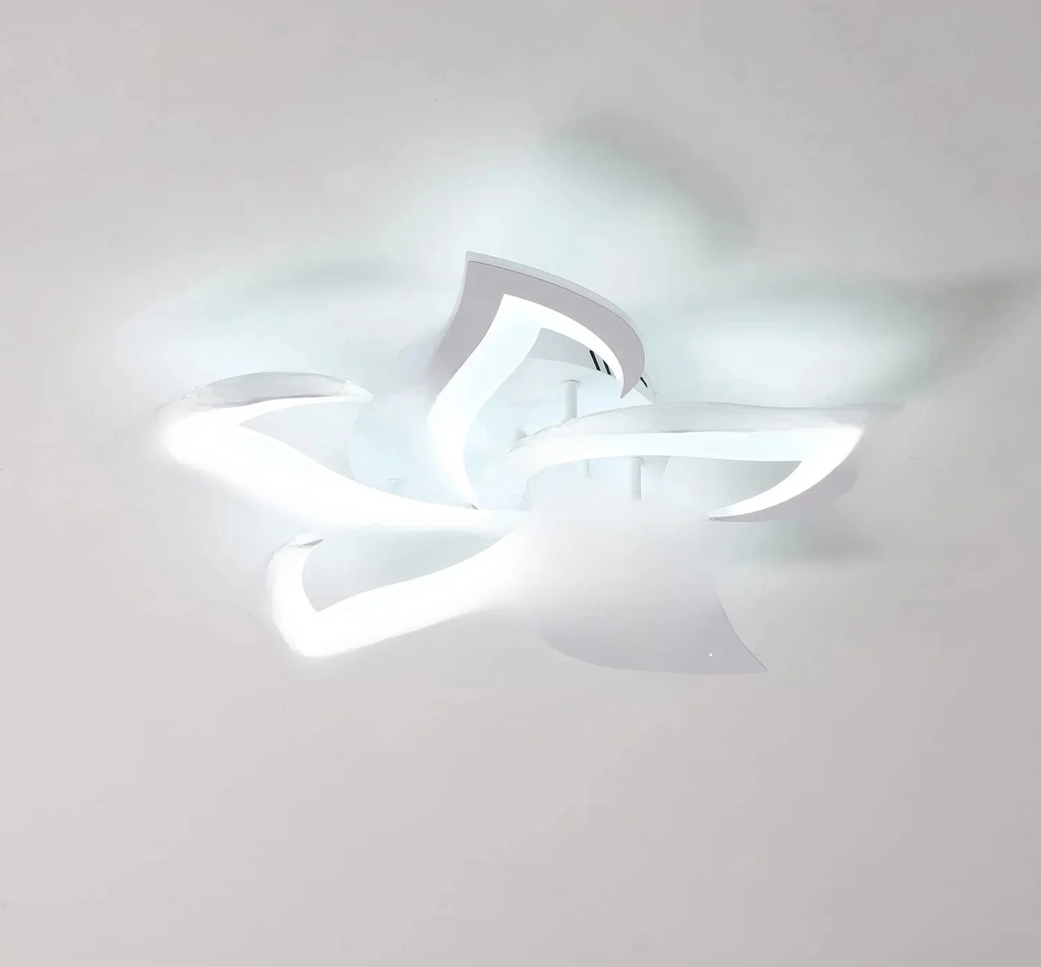 Lampa sufitowa LED w kształcie białego kwiatu do sypialni salon jadalnia łazienka kuchnia przedpokój zimna biel 6500K