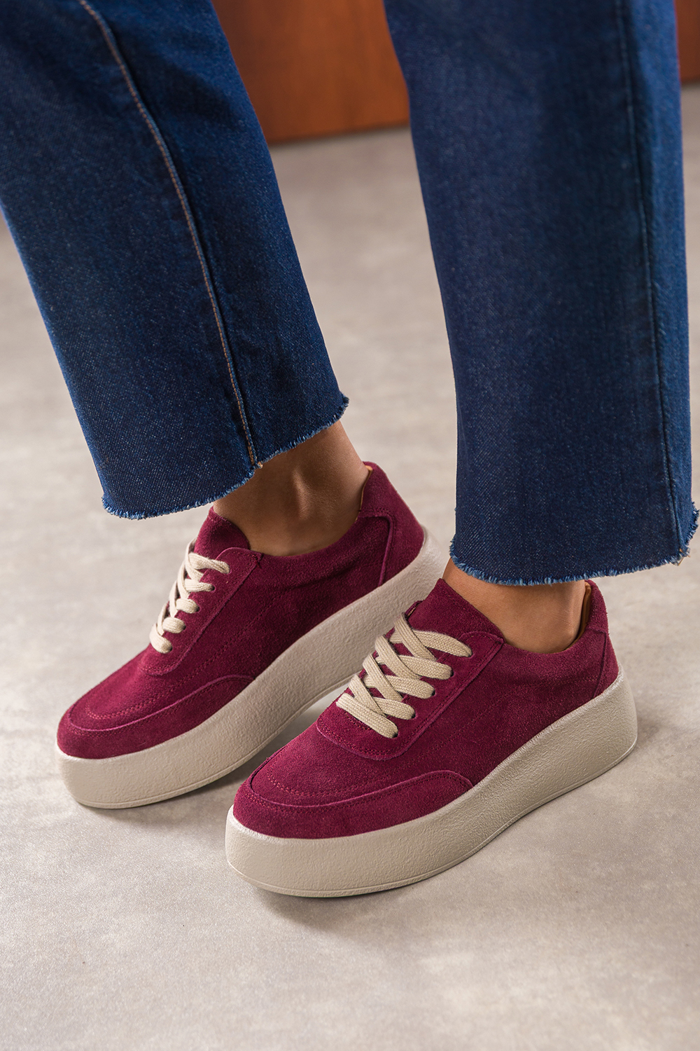 Bordowe sneakersy skórzane damskie creepersy na platformie sznurowane Carla 7676-82
