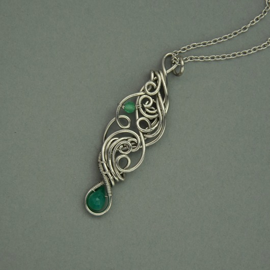 Oryginalny wisiorek zielony onyks wire wrapping
