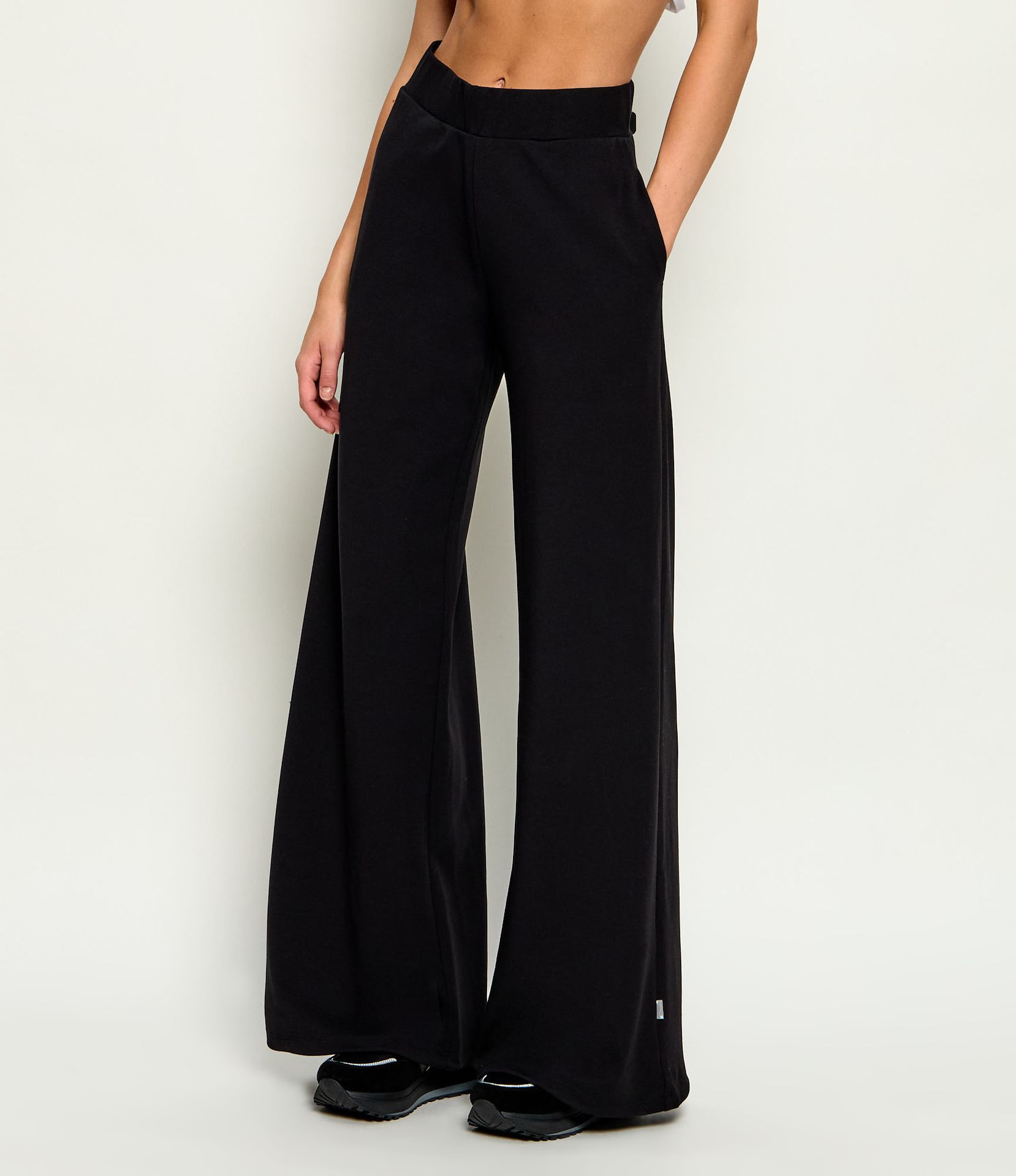 EA7 Spodnie dresowe Relaxed fit
