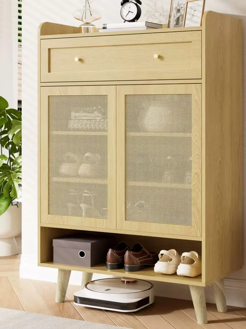 Szafka na buty w stylu boho z rattanu 80×105×35cm Szafka do przedpokoju z 2 drzwiami, 4 półkami, szufladą i otwartą górą, wolnostojący organizer do przedpokoju lub salonu.