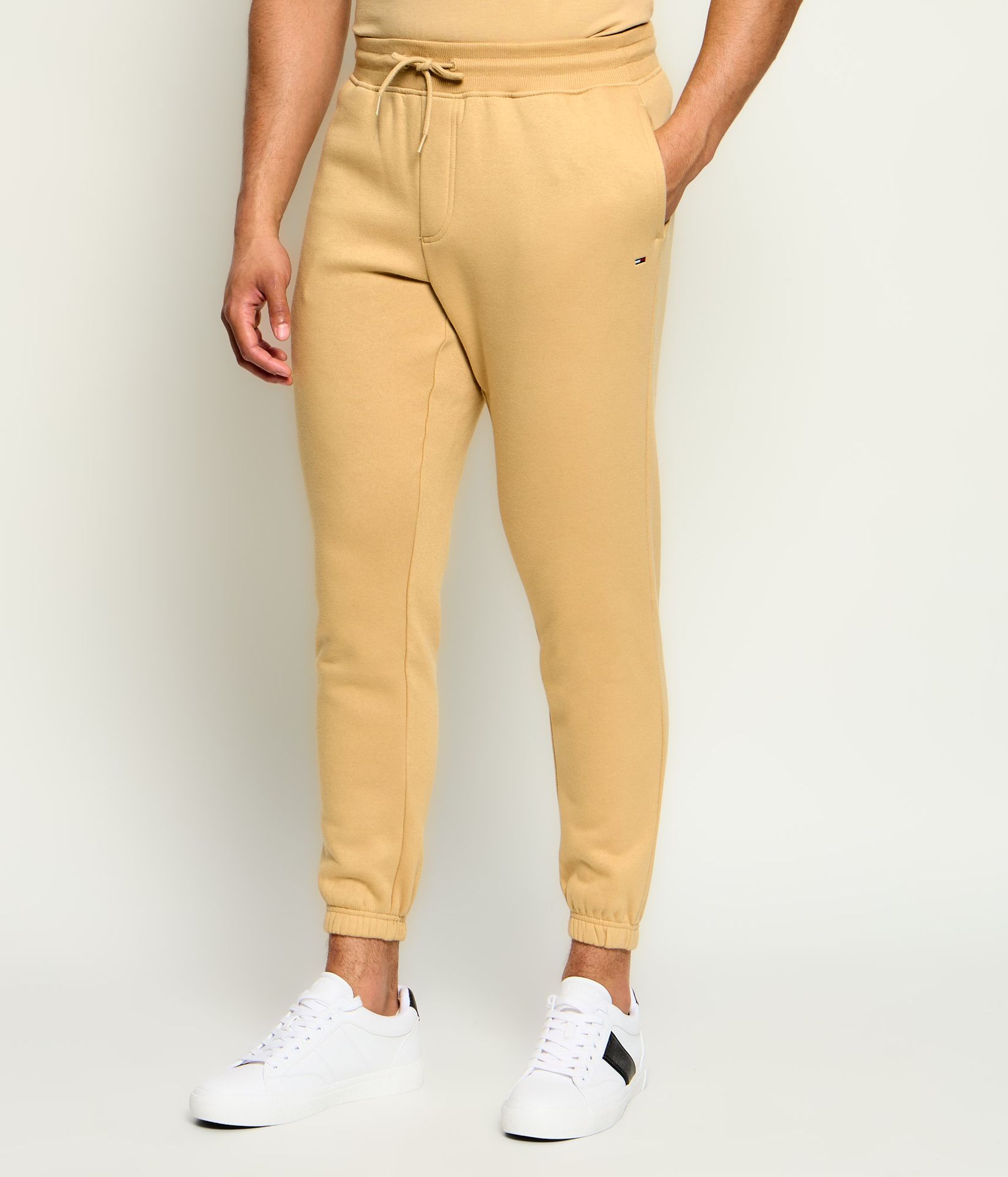 Tommy Jeans Spodnie dresowe Slim Fit