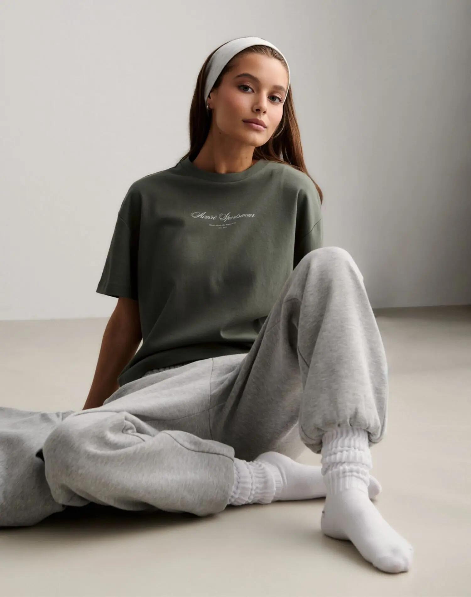 Damski T-shirt pudełkowy Script bluszczowy