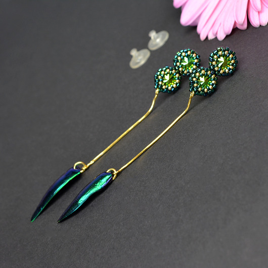 Yashil, szmaragdowe kolczyki z kryształami Swarovskiego, beading