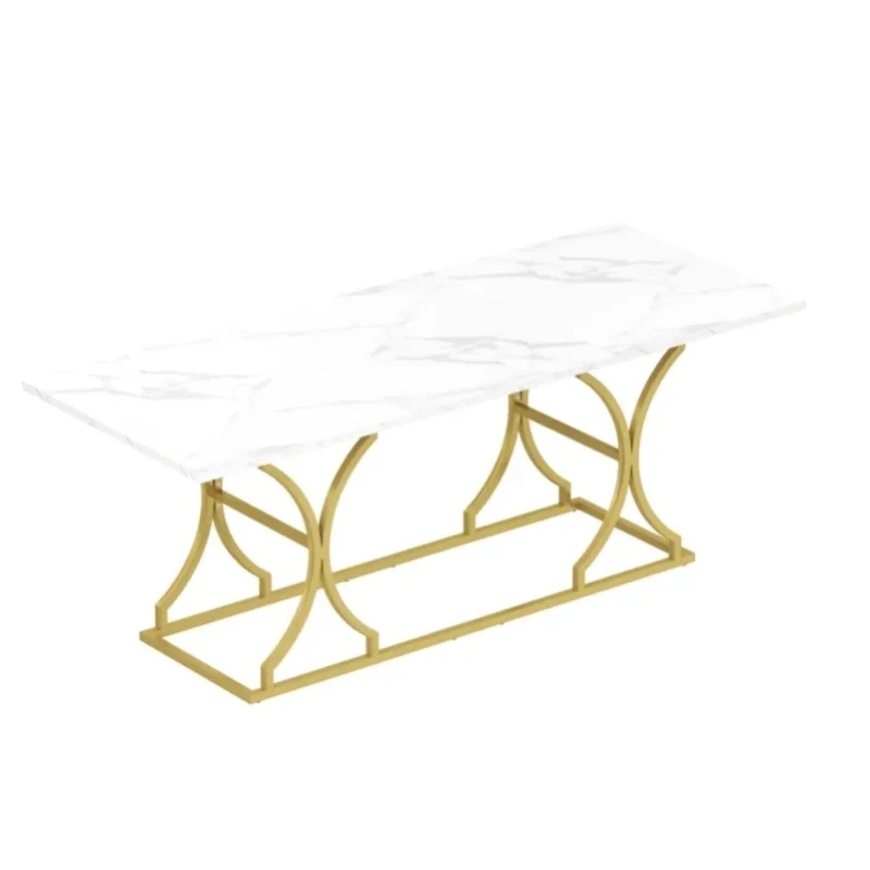 Stół do jadalni 200x80 cm dla 8–10 osób z blatem o efekcie marmuru i złotymi metalowymi nogami.