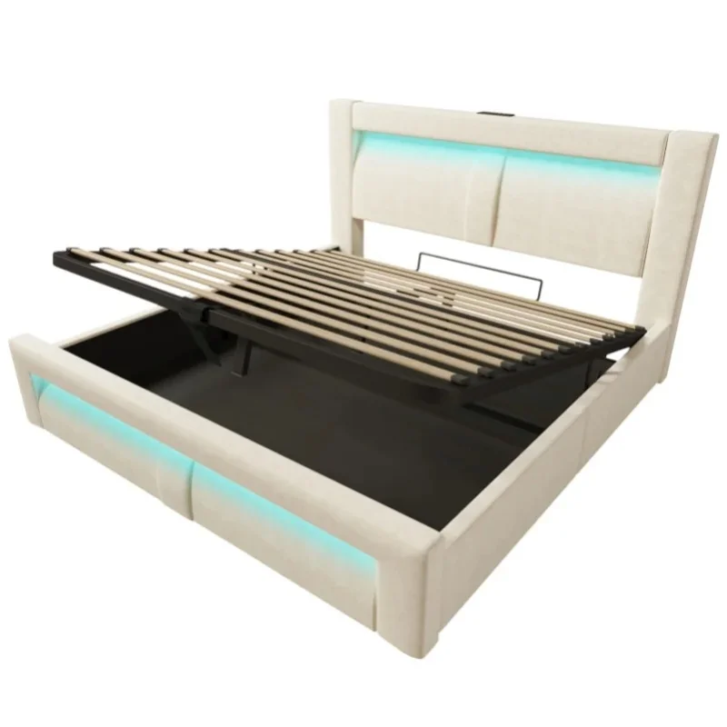 Łóżko podwójne tapicerowane aksamitem o wymiarach 160x200 cm z pojemnikiem, podnośnikiem hydraulicznym, oświetleniem LED sterowanym aplikacją, portami USB i Type-C do ładowania, beżowe, bez materaca.