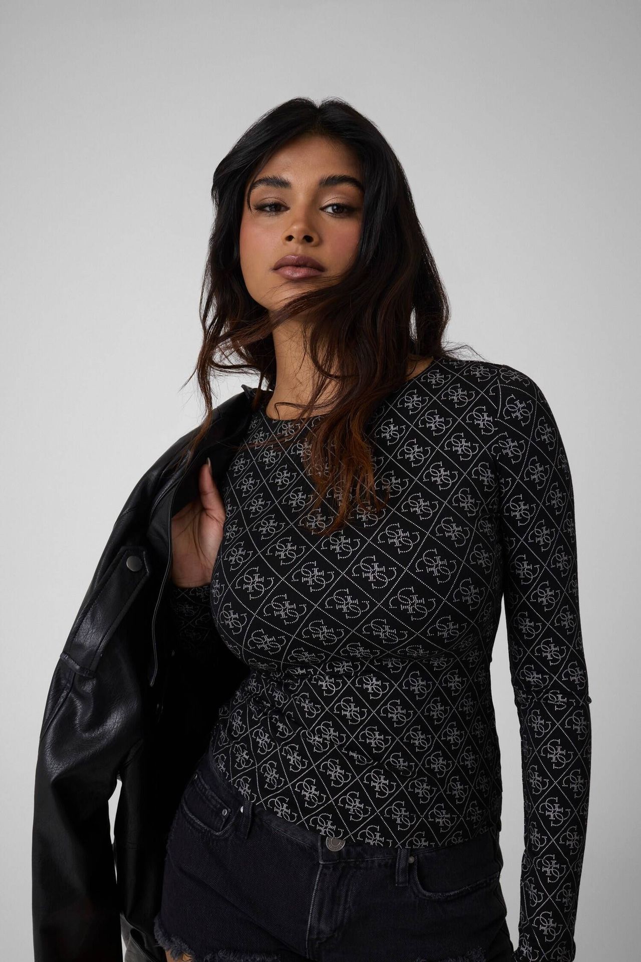 GUESS Bluzka Teodora Slim Fit