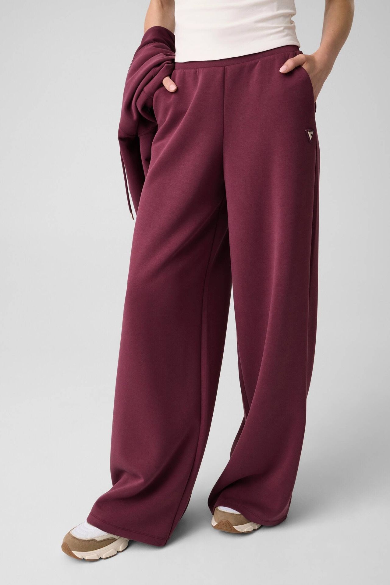GUESS ACTIVE Spodnie dresowe Olympe Relaxed fit
