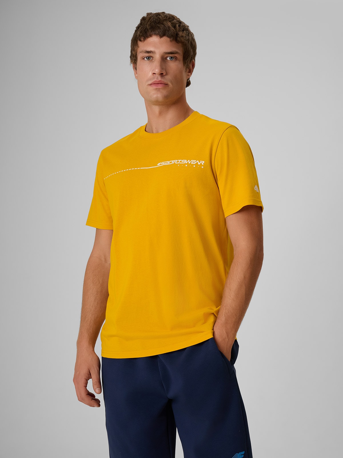 4F T-shirt regular z nadrukiem męski - żółty XXL