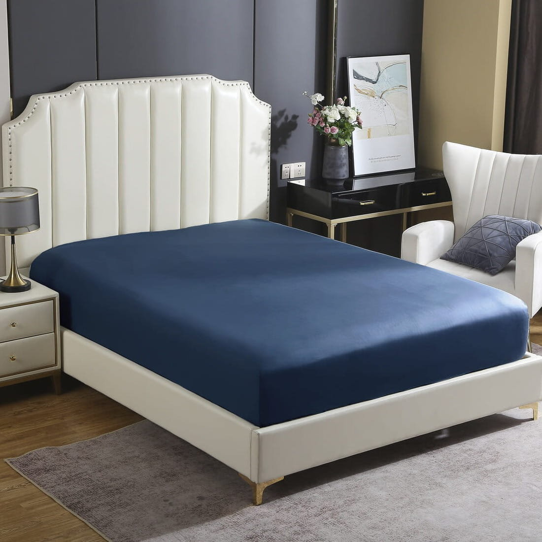 Prześcieradło Satyna z gumką 200x200 cm granatowe Spod Igły i Nitki
