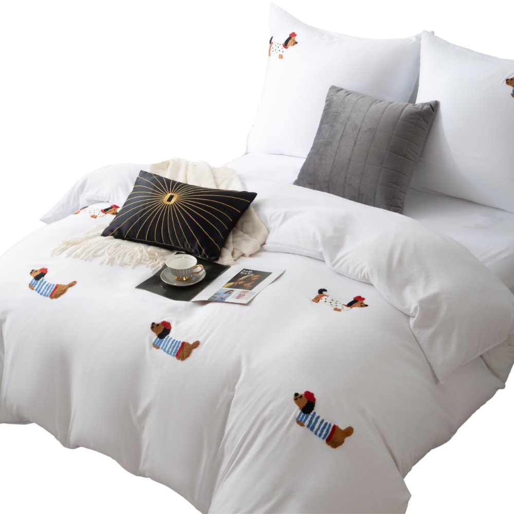 Elegancka pościel Cuty Jamnik 160x200 cm z mikrofibry, biały kolor, komfort snu