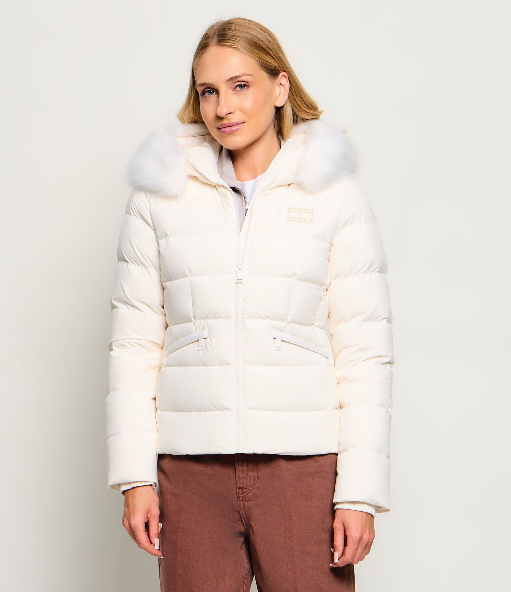 Tommy Jeans Puchowa kurtka Slim Fit shearling
