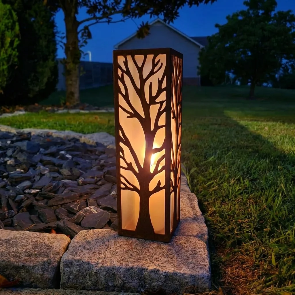 Drzewo Życia – Metalowy Lampion Ogrodowy