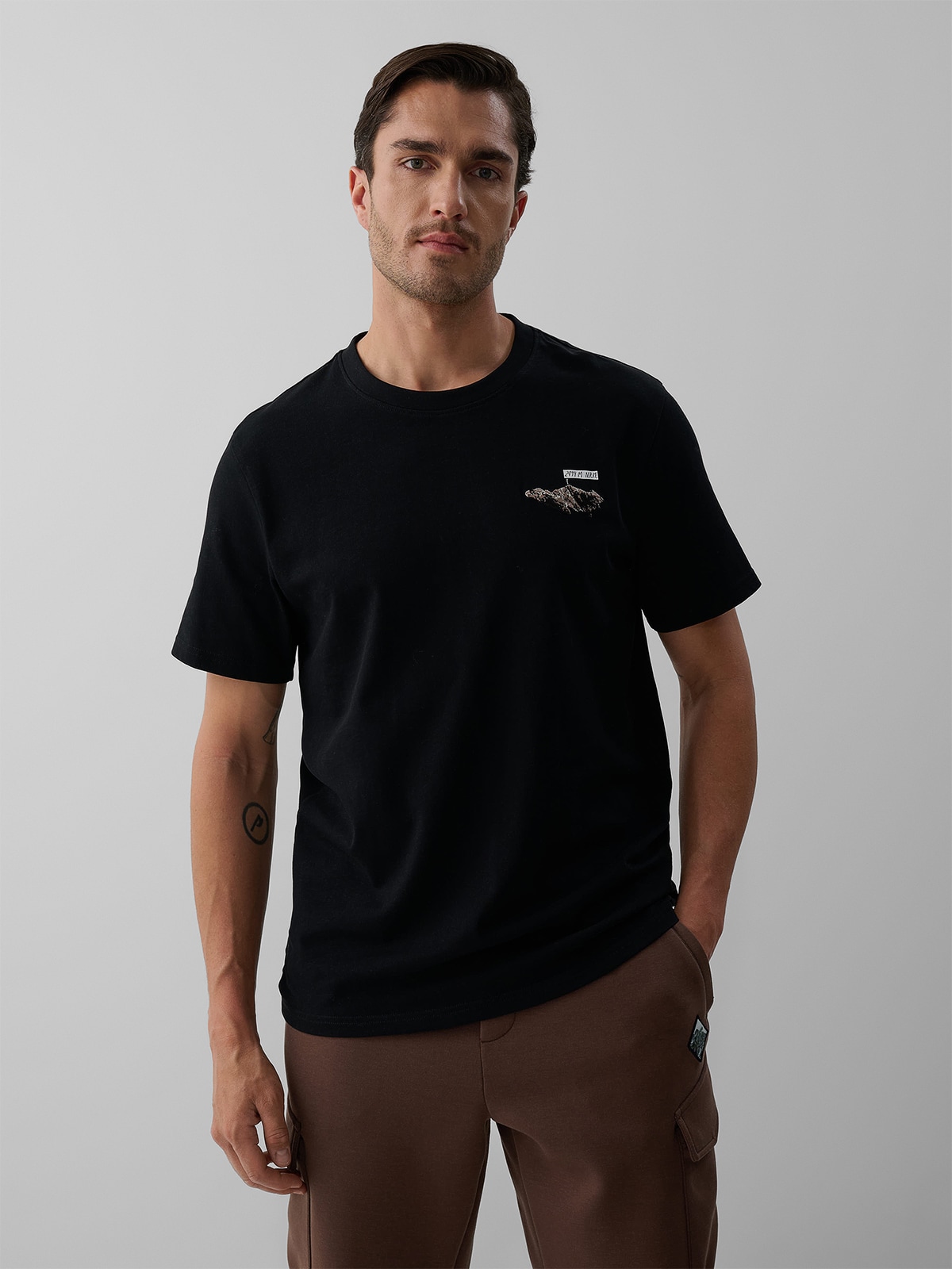 4F T-shirt regular z nadrukiem męski - czarny XXL