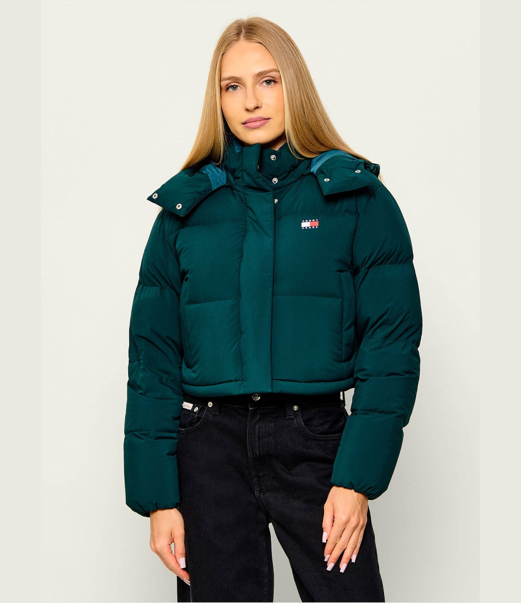 Tommy Jeans Puchowa kurtka Alaska Cropped Fit