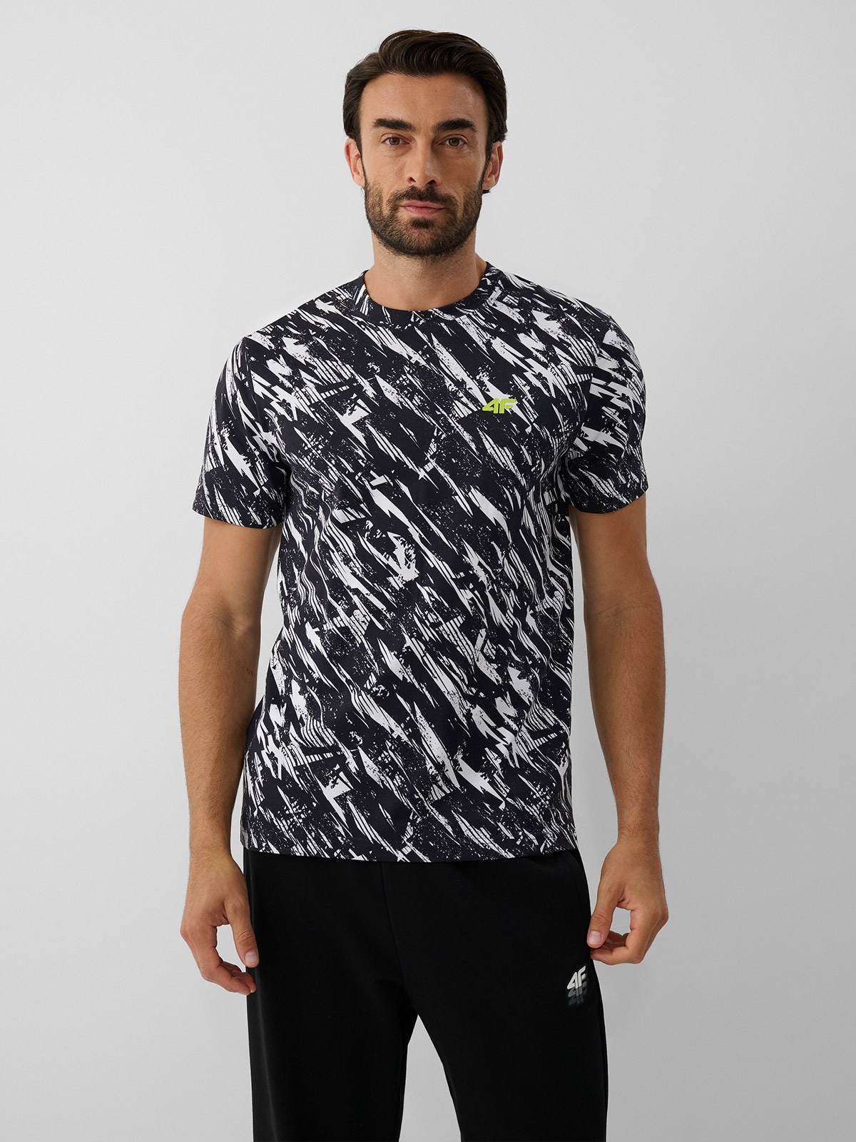 4F T-shirt regular z nadrukiem męski - czarny XL