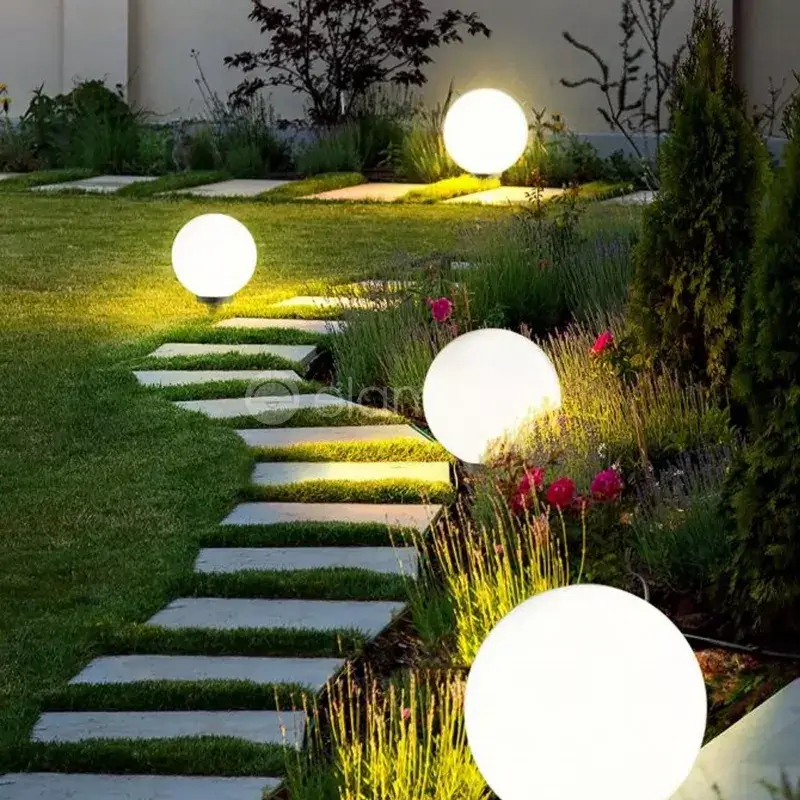 Lampa ogrodowa stojąca KIRA 20cm kula biała czarna gruntowa wbijana 1xE27 19222-16BH