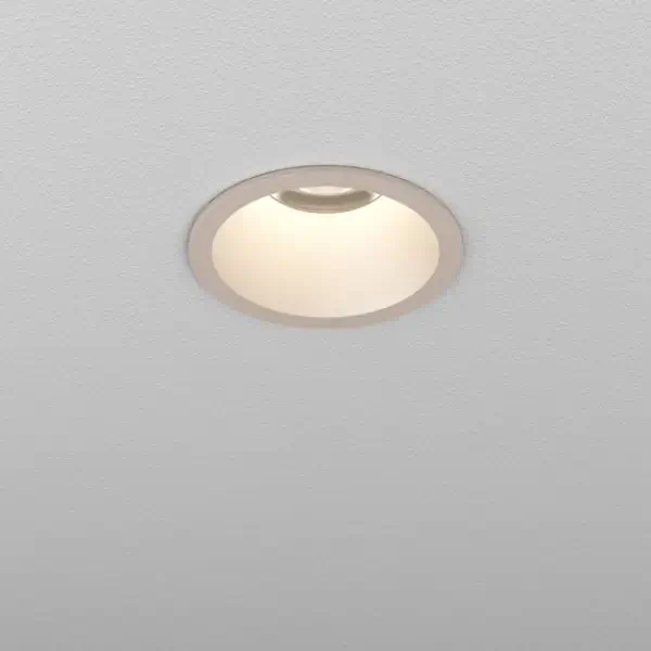 Minimalistyczna lampa wpustowa HOLLOW biała LED 6W 3000K IP44 do łazienki 38055-M930-FW-00-13