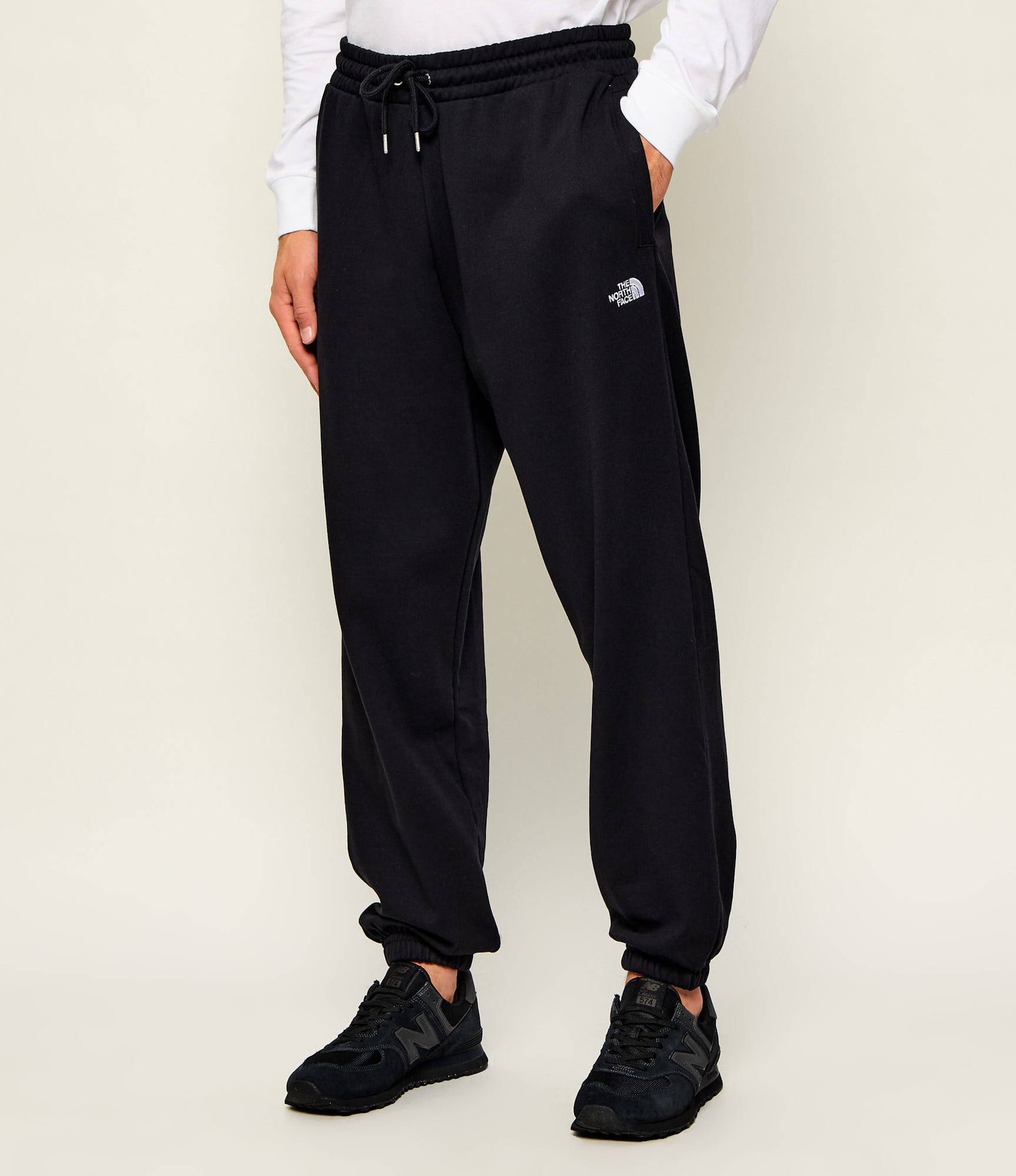 The North Face Spodnie dresowe Essential Relaxed fit