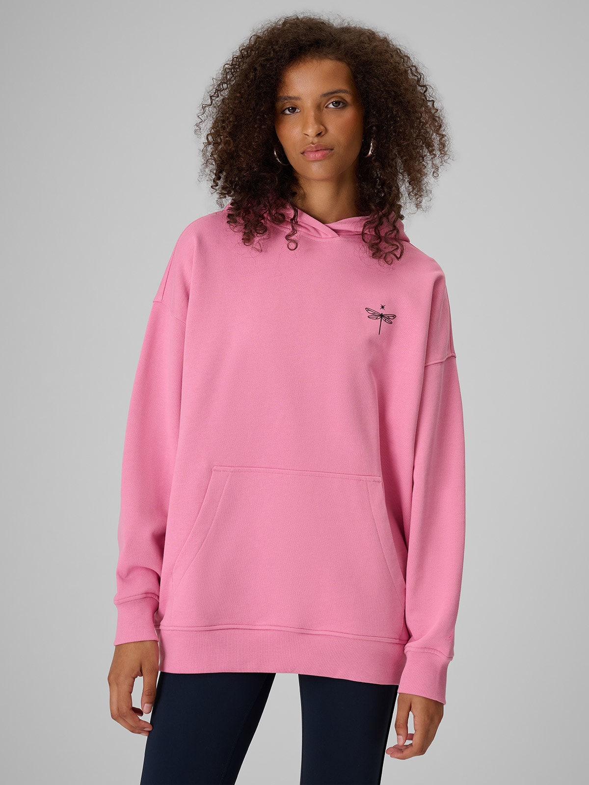 4F Bluza dresowa loose z kapturem damska - różowa XS