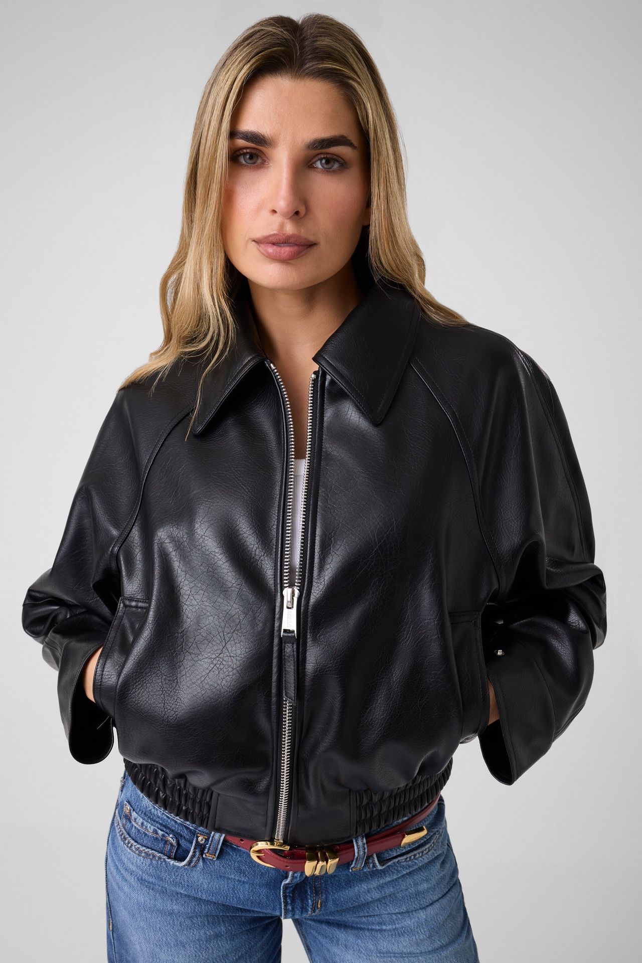 GUESS Kurtka Audrine Relaxed fit