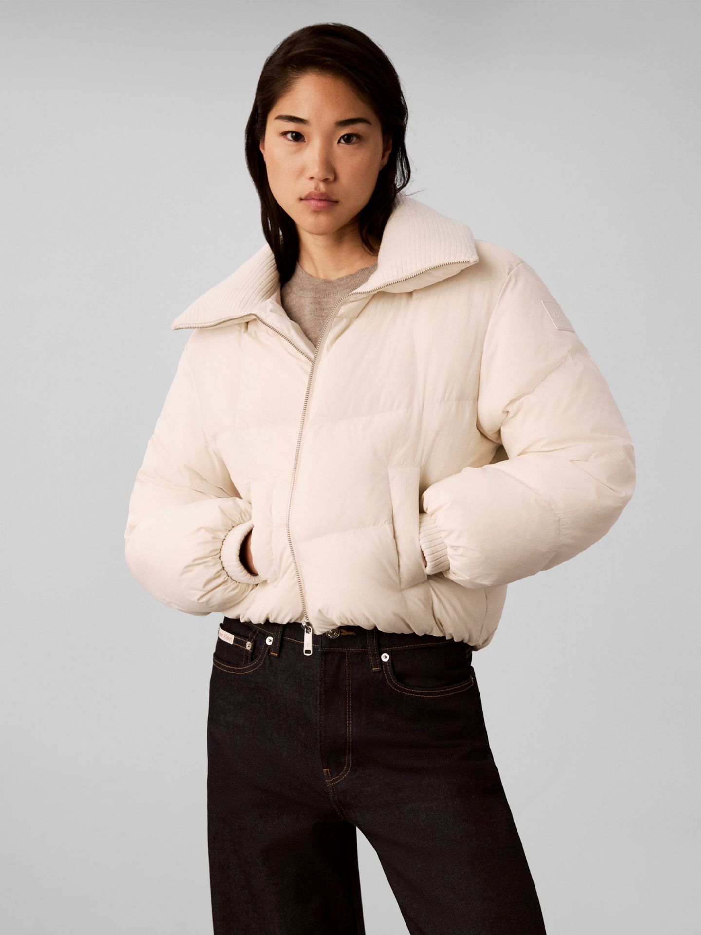 Calvin Klein Jeans Puchowa kurtka Cropped Fit