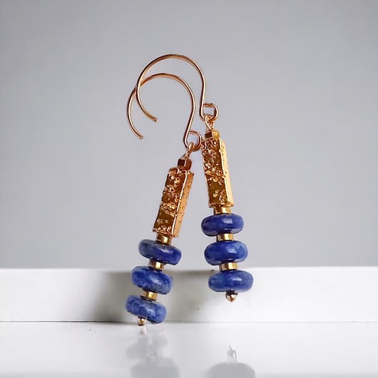 EFEKTOWNE kolczyki : lapis lazuli, lawa : granat i złoto