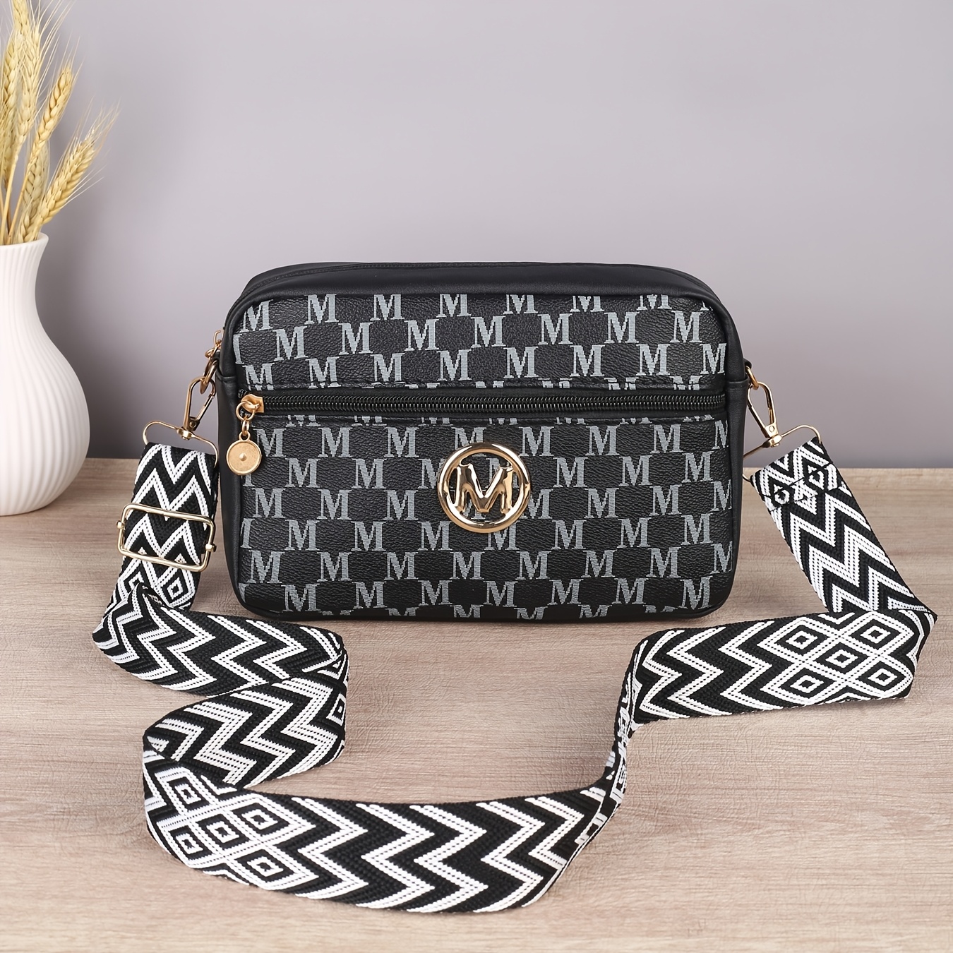 TEMU 1 szt. Mała damska torba na ramię typu crossbody, Y2K M nadruk, torba na ramię na aparat z regulowanym szerokim paskiem, zapięcie na zamek,
