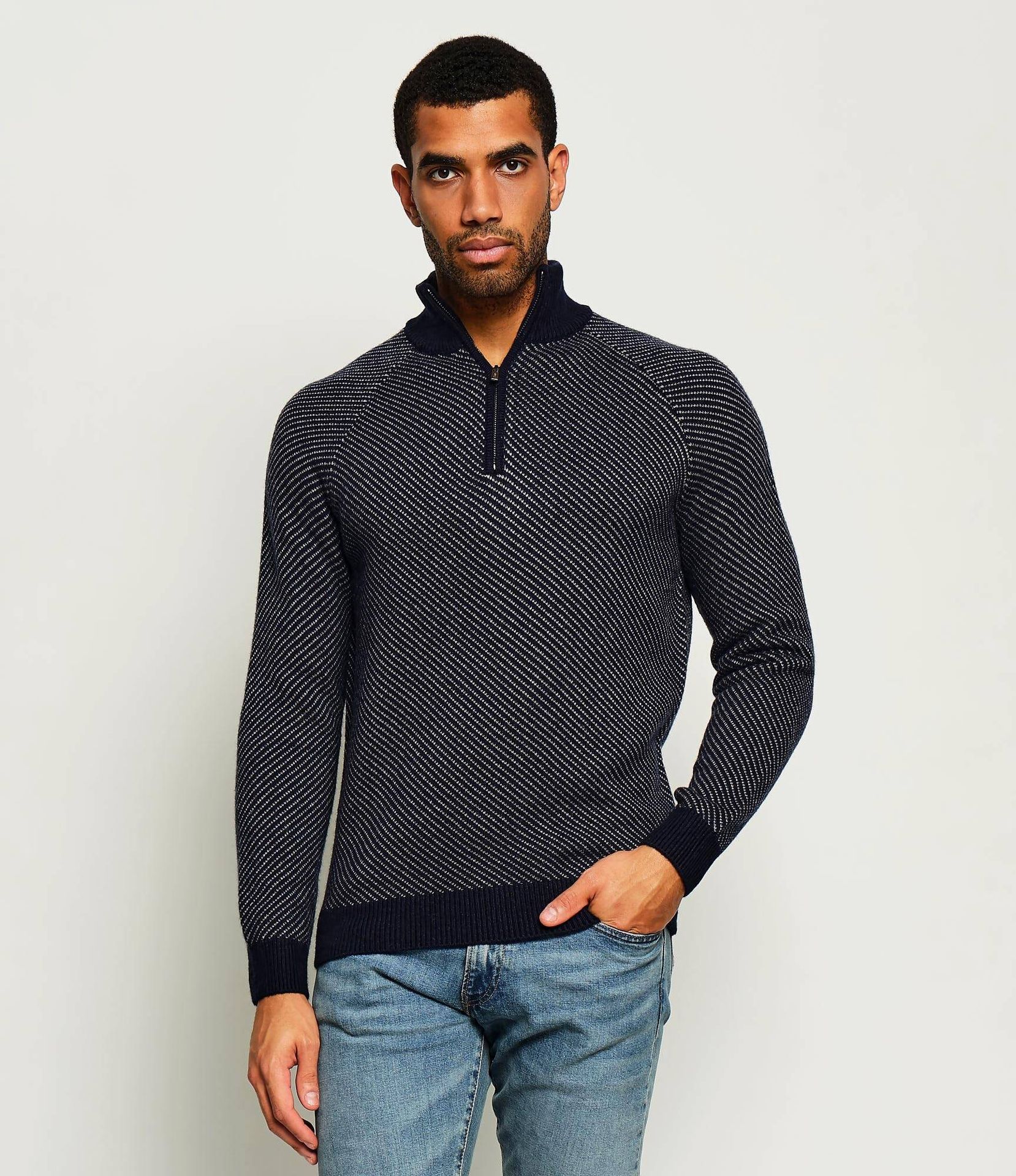 GUESS Sweter Nico Regular Fit z dodatkiem wełny