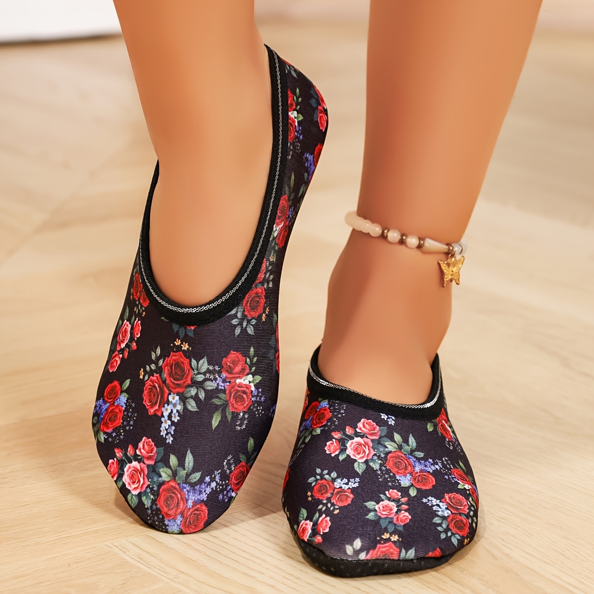 TEMU Damskie Wygodne Buty Domowe z Miękką Podeszwą, Modne i Codzienne, z Wzorem Vintage Czerwonej Róży, Uniwersalne do Codziennych Dojazdów,