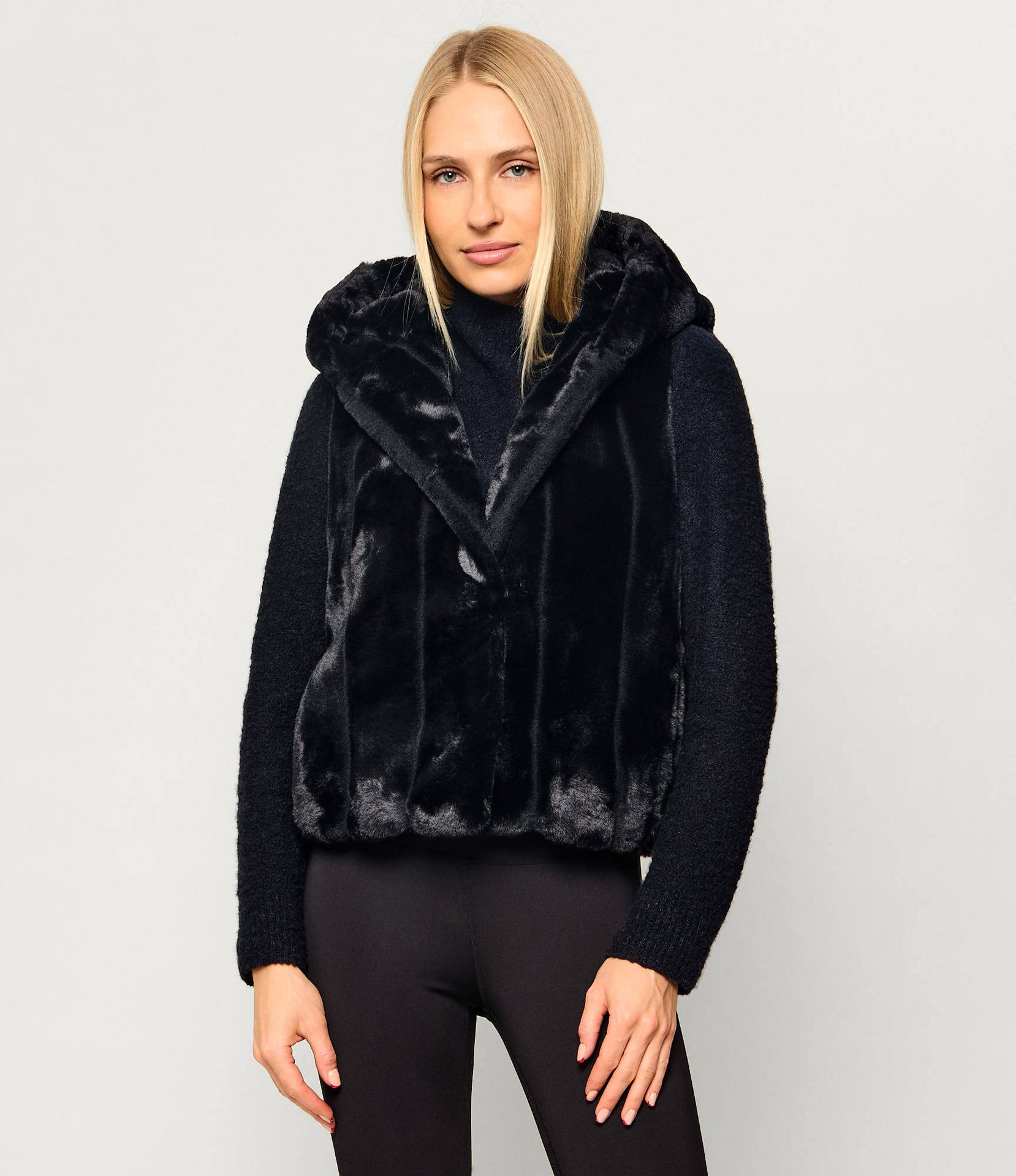 GUESS Kamizelka Sophy Relaxed fit