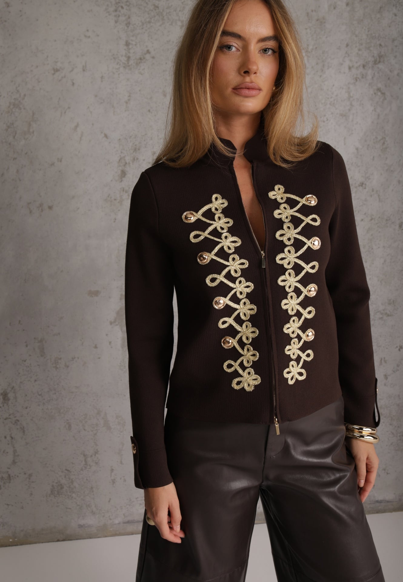 Brązowy Kardigan z Wiskozą w Stylu Napoleon Jacket ze Stójką i Dwustronnym Suwakiem Glmess