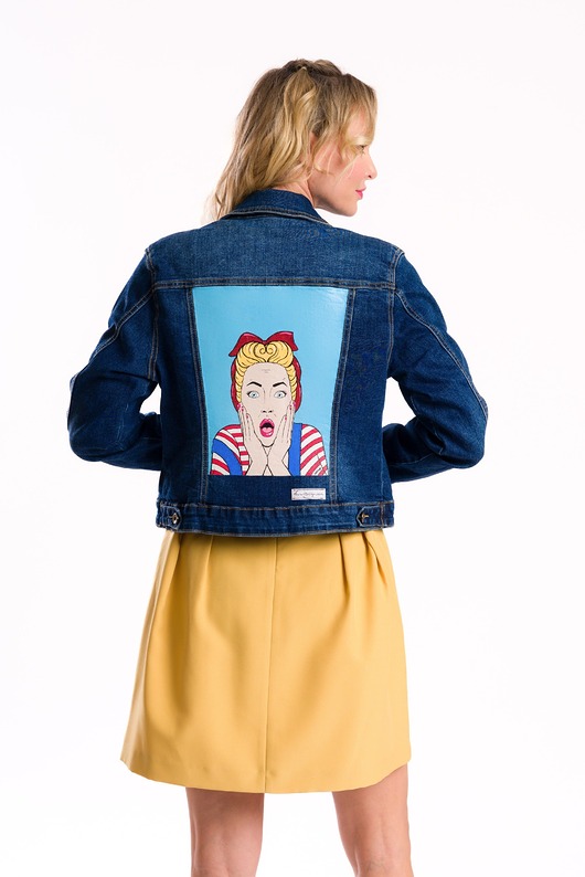 Kurtka jeansowa z ręcznie malowanym motywem Pop-Art Woman, upcykling