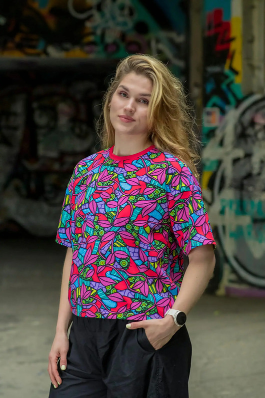 Flower power - wygodna i wyrazista koszulka oversize