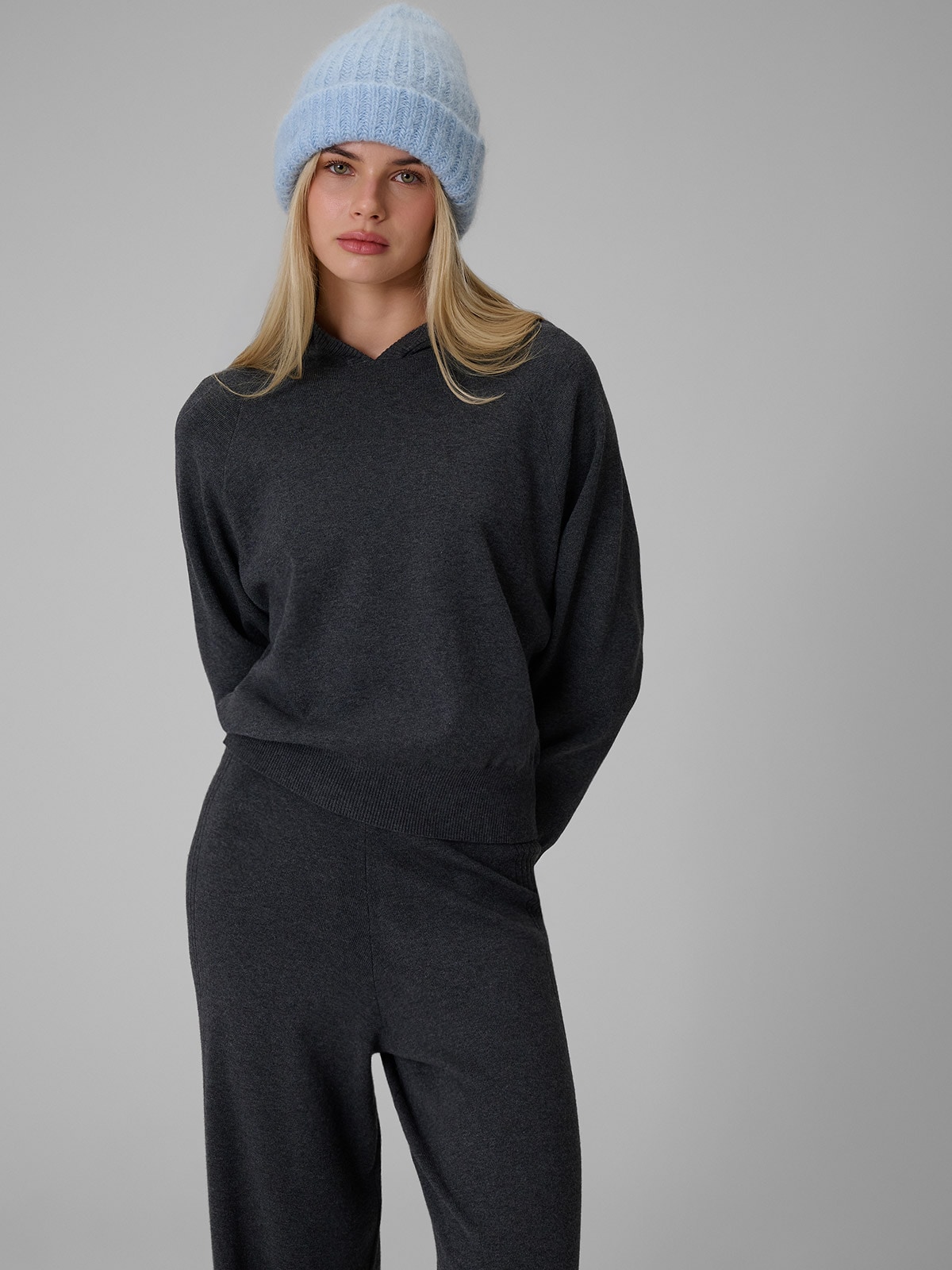 4F Bluza dzianinowa regular z kapturem damska - szara XL