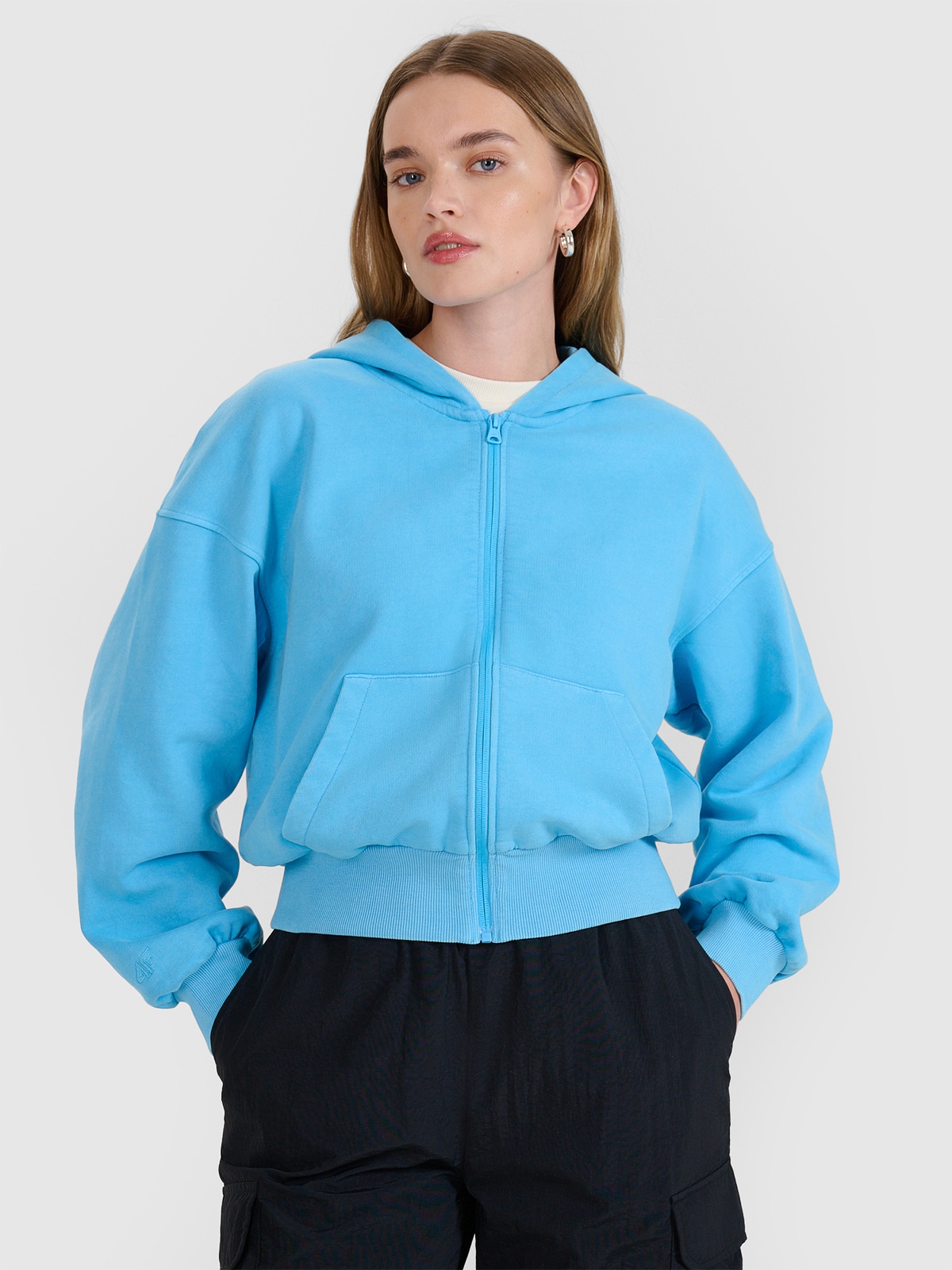 4F Bluza dresowa rozpinana z kapturem damska - niebieska L