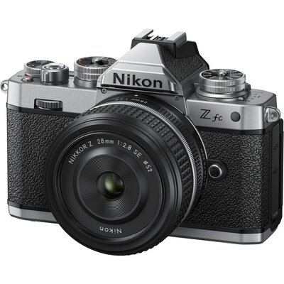 Nikon Z fc body + 28 se