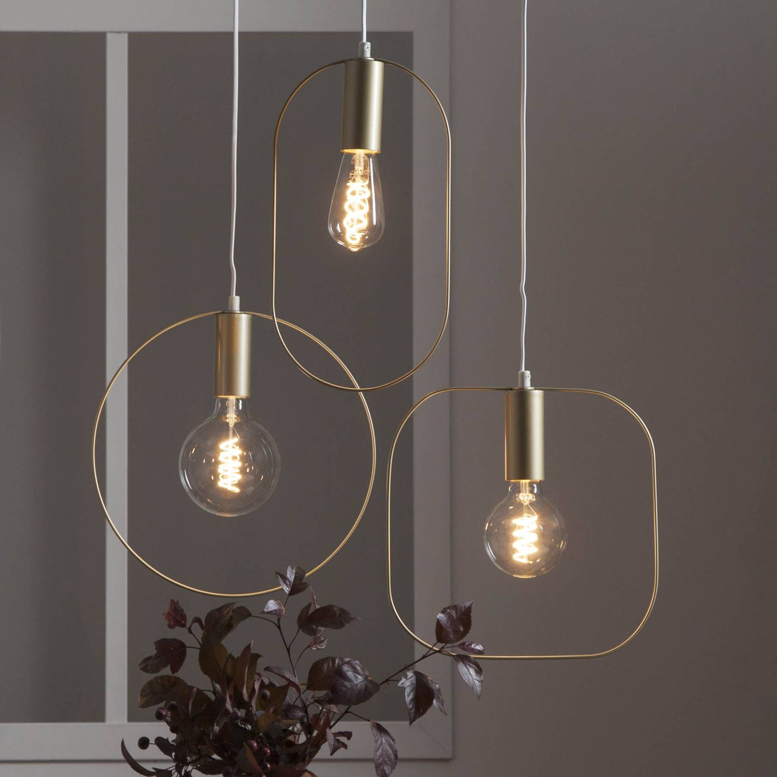 Lampa wisząca Shape z owalem, złota