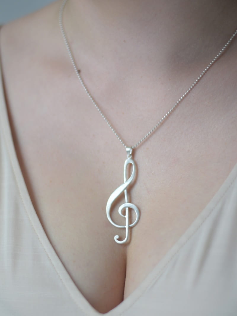 Zawieszka srebrna - Klucz wiolinowy duży biały