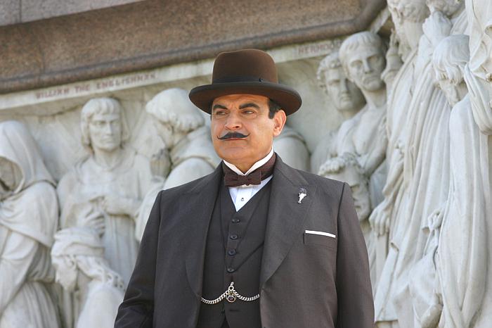 Poirot: Karty na stół