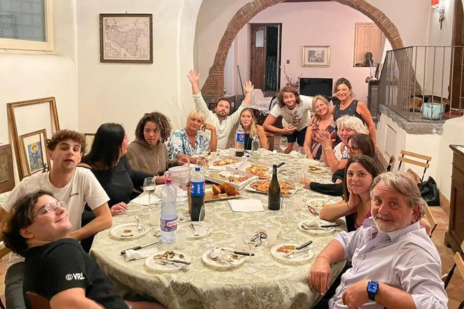 Karlova biološka porodica u Italiji
