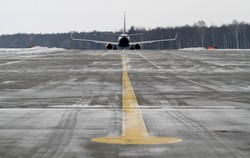 Nowy pomysł na lotnisko w Modlinie. "Nie ma potrzeby remontu całego pasa"