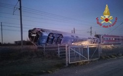 Katastrofa kolejowa koło Mediolanu. Są zabici i ranni