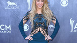 Shakira w prześwitującej sukni