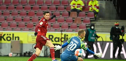 Robert Lewandowski to gigant. Strzelił hat-tricka z FC Koeln. Ma już na koncie 300 goli w Bundeslidze!